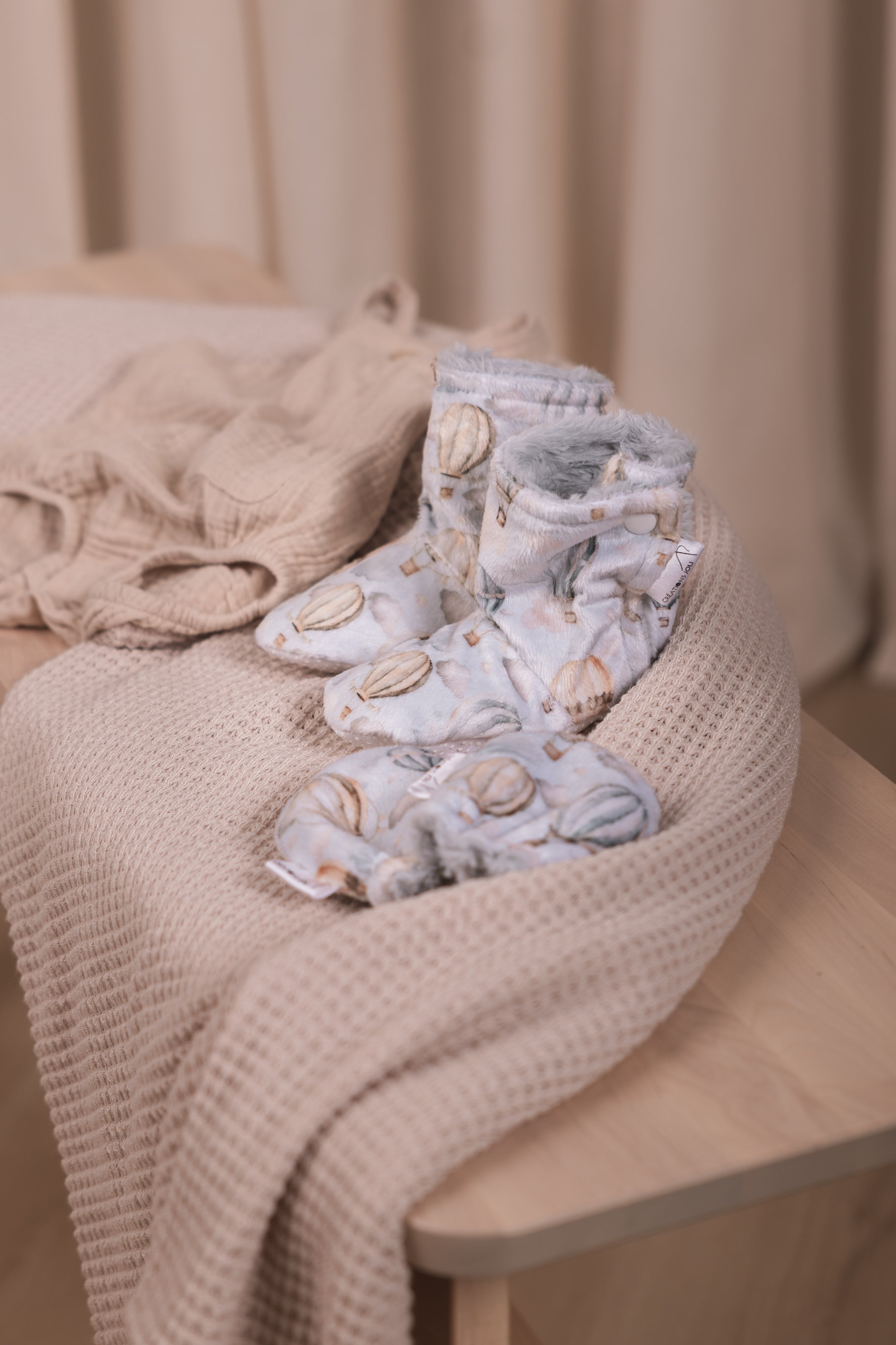 Pantoufles minky motifs (divers) – Enfant