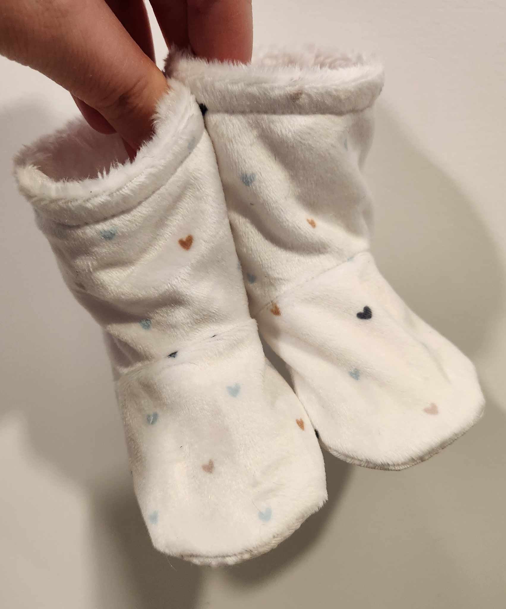 Pantoufles minky motifs (divers) – Bébé