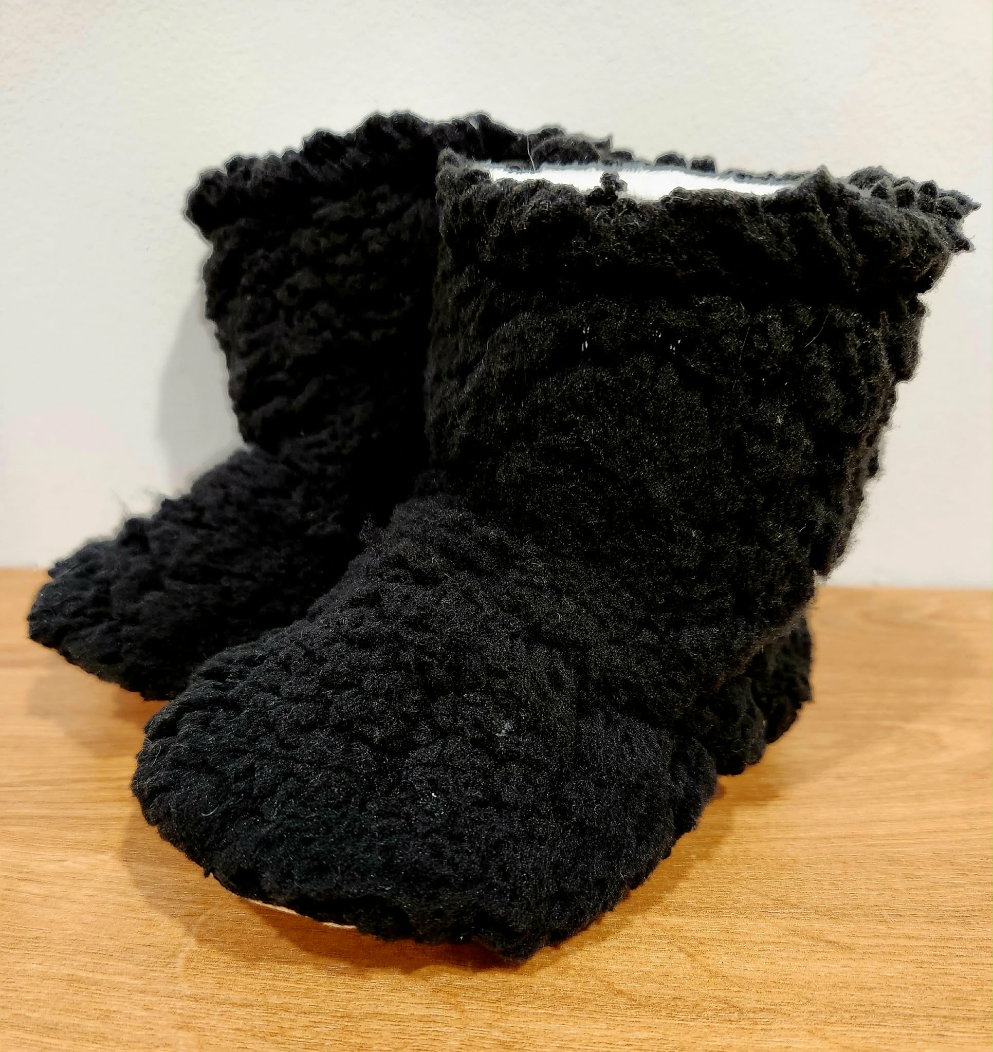 Pantoufles sherpa noir – Enfant